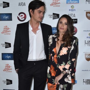 Alain-Fabien Delon et sa compagne Capucine Anav lors du photocall de la 2ème édition du festival "Paris Court Toujours" au Théâtre de l'Européen à Paris le 20 septembre 2019. © Giancarlo Gorassini / Bestimage