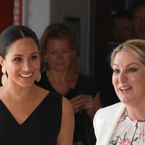 Meghan Markle, en combinaison Everlane et escarpins Manolo Blahnik, participe à un événement organisé à Woodstock Exchange, pour les femmes fondatrices/entrepreneurs sociaux, à Cape Town, Afrique du Sud. Le 25 septembre 2019 25 September 2019.
