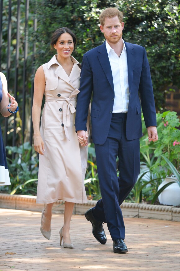 Le prince Harry et Meghan Markle (en robe Nonie) se rendent à la réception des industries créatives et des entreprises à Johannesburg, le 2 octobre 2019.