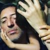 Gad Elmaleh et son fils Raphaël, à Monaco, le 16 août 2018