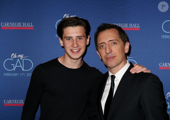 Gad Elmaleh avec son fils Noé lors du photocall du spectacle de Gad Elmaleh "Oh My Gad" au "Carnegie Hall" à New York, le 11 février 2017. © Dominique Jacovides/Bestimage