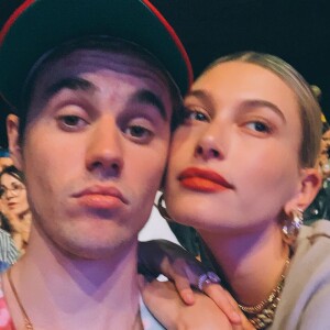 Hailey et Justin Bieber prennent la pose- Instagram.