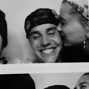 Hailey et Justin Bieber dans un photomaton - Instagram.