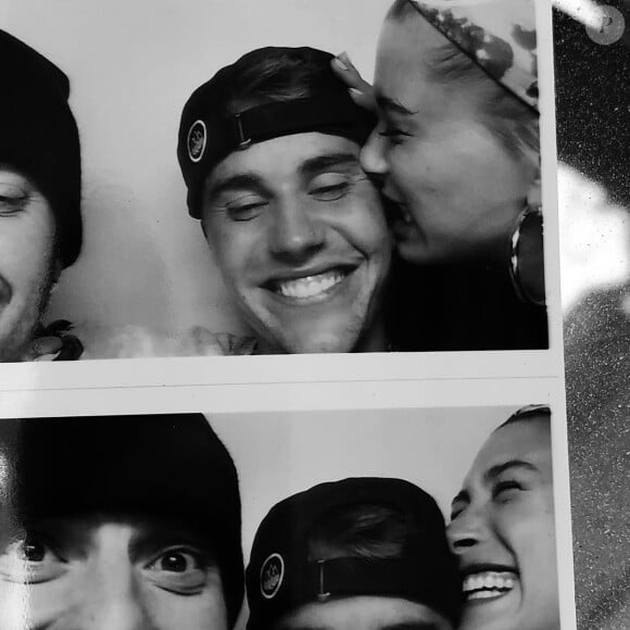 Hailey et Justin Bieber dans un photomaton - Instagram.
