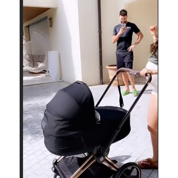 Nabilla Benattia, enceinte de son premier enfant, pose sur Instagram, le 26 septembre 2019