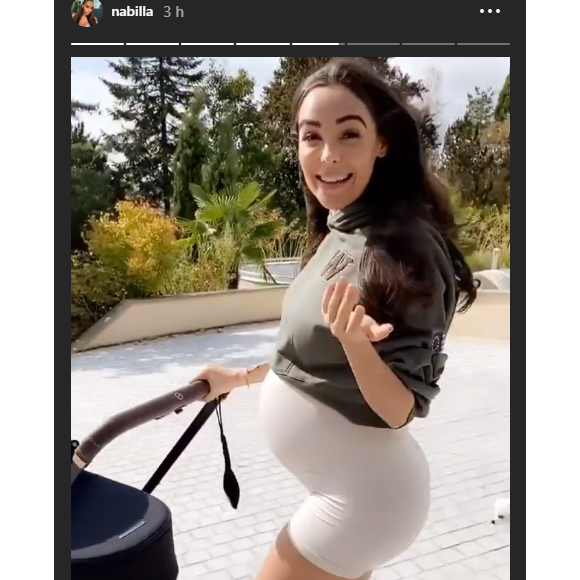 Nabilla Benattia, enceinte de son premier enfant, pose sur Instagram, le 26 septembre 2019