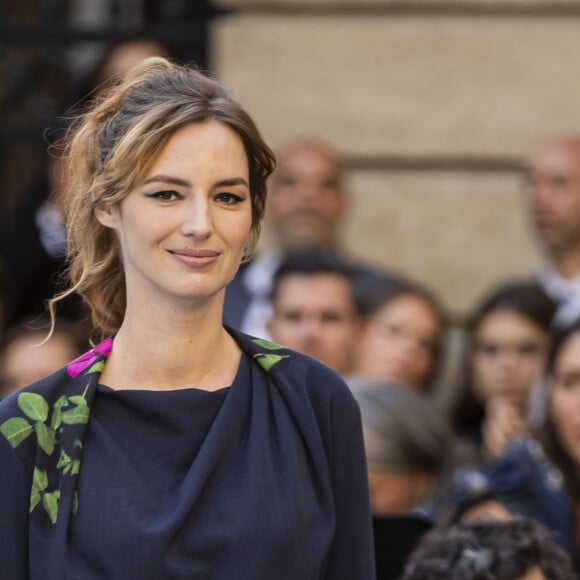 Louise Bourgoin enceinte au défilé L'Oréal Paris 2019 à la Monnaie de Paris, le 28 septembre 2019, pendant la fashion week. © Olivier Borde / Bestimage