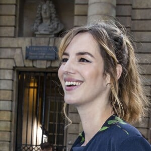 Louise Bourgoin enceinte au défilé L'Oréal Paris 2019 à la Monnaie de Paris, le 28 septembre 2019, pendant la fashion week. © Olivier Borde / Bestimage