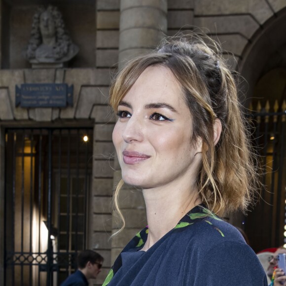 Louise Bourgoin enceinte au défilé L'Oréal Paris 2019 à la Monnaie de Paris, le 28 septembre 2019, pendant la fashion week. © Olivier Borde / Bestimage