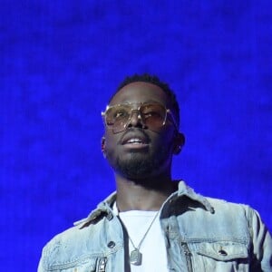 Dadju lors du concert de Maitre Gims au Stade de France à Saint-Denis le 28 septembre 2019. © Giancarlo Gorassini / Bestimage