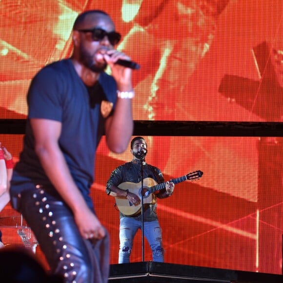 Maitre Gims et Kendji Girac en concert au Stade de France à Saint-Denis le 28 septembre 2019. © Giancarlo Gorassini / Bestimage