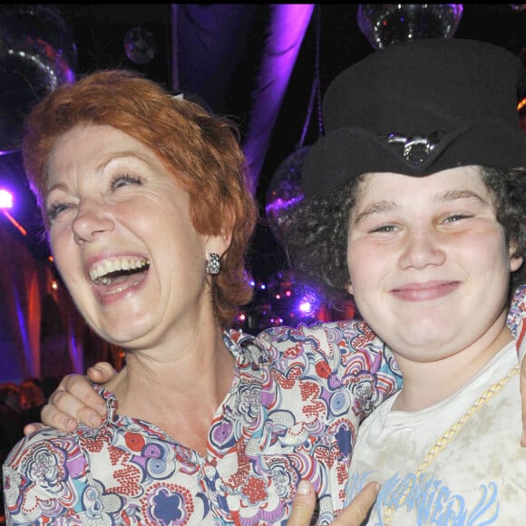 Véronique Genest et son fils à la soirée La Fête de la télé par Télé 7 Jours, le 15 juin 2010.