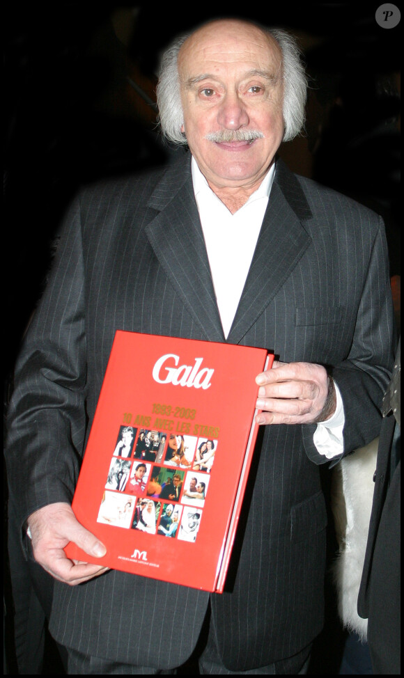 Andre Gaillard à la soiree pour célebrer le livre des 10 ans du magazine ' GALA ' au V.I.P Room . 23/10/2003 - Paris