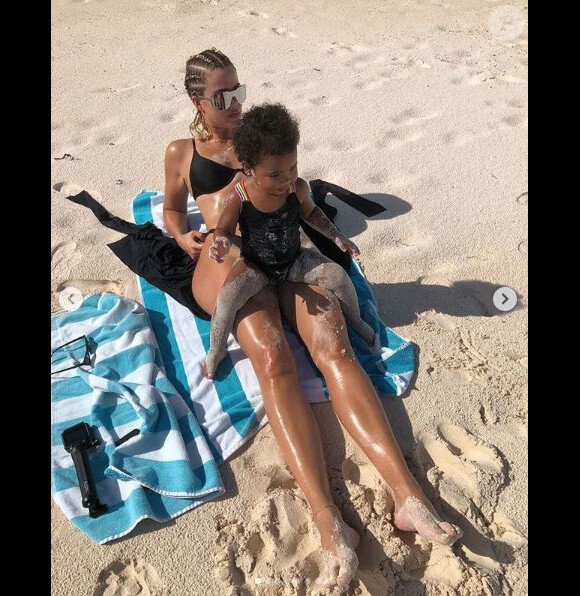 Khloé Kardashian et sa fille True Thompson. Septembre 2019.
