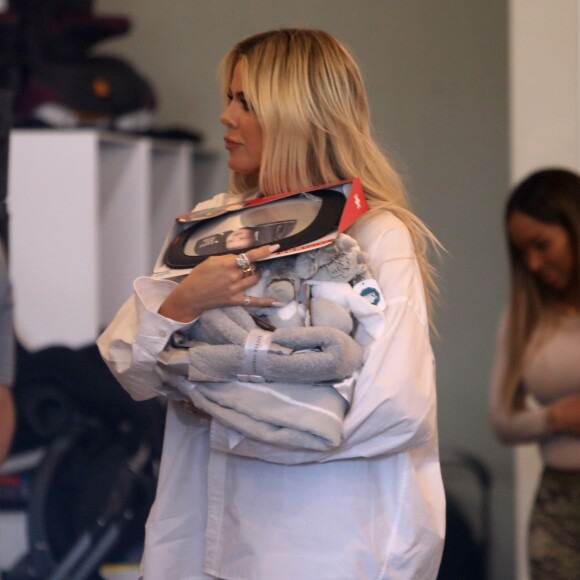 Khloé Kardashian est allée faire du shopping au magasin pour enfants Juvenile Shop dans le quartier de Sherman Oaks à Los Angeles, le 3 octobre 2019.
