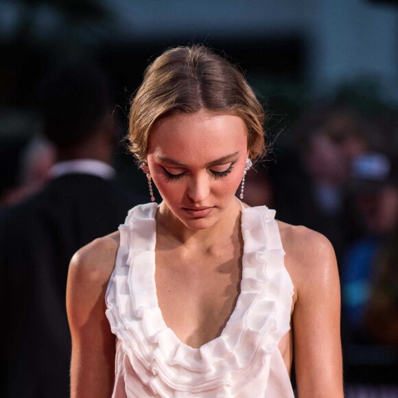 Lily-Rose Depp à l'avant-première du film "Le Roi" à Londres, le 3 octobre 2019.