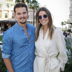 Juan Arbelaez et sa fiancée Laury Thilleman - Personnalités sur la place du Casino de Monte-Carlo dans le cadre de la seconde édition des Influencer Awards à Monaco, le 5 octobre 2019. © Olivier Huitel / Pool Monaco / Bestimage