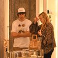 Exclusif - Mischa Barton et son compagnon James Abercrombie sont allés faire du shopping chez Christian Dior à Los Angeles, le 2 octobre 2019.