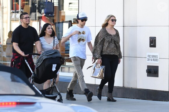 Exclusif - Mischa Barton et son compagnon James Abercrombie sont allés faire du shopping chez Christian Dior à Los Angeles, le 2 octobre 2019.