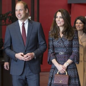 Le prince William, duc de Cambridge et Catherine Kate Middleton, duchesse de Cambridge visitent la galerie des impressionnistes au musée d'Orsay à Paris le 18 mars 2017.