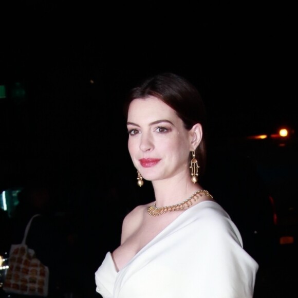 Anne Hathaway (enceinte) à la soirée Museum of Modern Love à New York, le 10 octobre 2019.