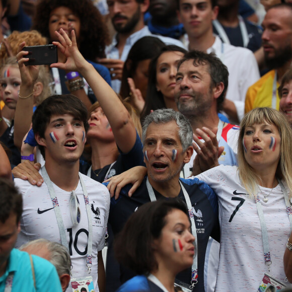 Dylan Deschamps, Nagui et sa Mélanie Page, Claude Deschamps - People au stade Loujniki lors de la finale de la Coupe du Monde de Football 2018 à Moscou, opposant la France à la Croatie à Moscou le 15 juillet 2018 © Cyril Moreau/Bestimage