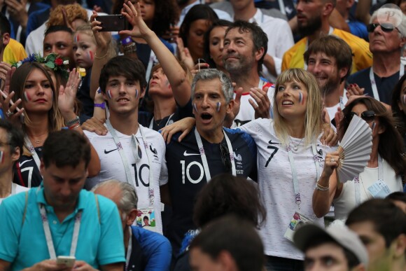 Dylan Deschamps, Nagui et sa Mélanie Page, Claude Deschamps - People au stade Loujniki lors de la finale de la Coupe du Monde de Football 2018 à Moscou, opposant la France à la Croatie à Moscou le 15 juillet 2018 © Cyril Moreau/Bestimage