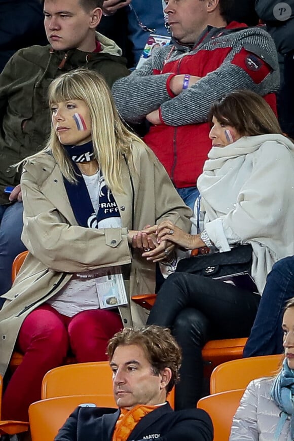 Mélanie Page, Claude Deschamps lors du match de coupe du monde opposant la France au Pérou au stade Ekaterinburg à Yekaterinburg, Russie, le 21 juin 2018. La France a gagné 1-0. © Cyril Moreau/Bestimage