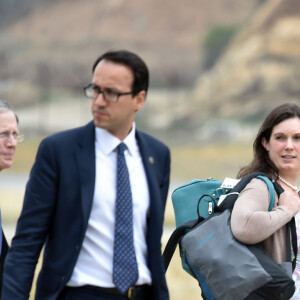 Rebecca Deacon, secrétaire particulière de la duchesse et Sophie Agnew, assistante de la secrétaire particulière de la duchesse - Le personnel du prince William et de Kate Middleton à son arrivée à l'aéroport de Paro au Bhoutan 14 avril 2016.