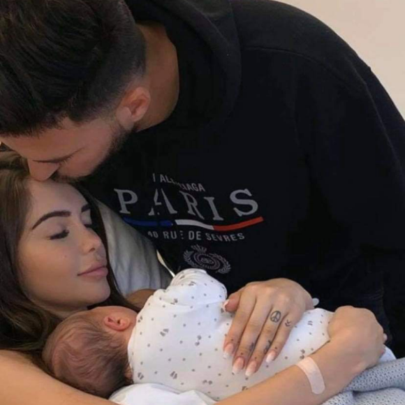 Nabilla a donné naissance à Milann le 11 octobre 2019.