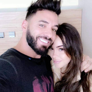 Nabilla partage une photo avec Thomas après son accouchement le 11 octobre 2019.