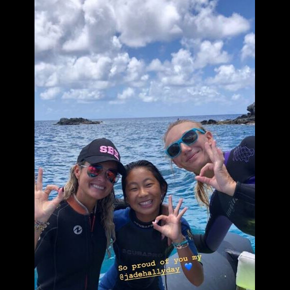 Laeticia Hallyday a fait de la plongée sous-marine avec sa fille Jade le 13 août 2019 à Saint-Barthélemy.