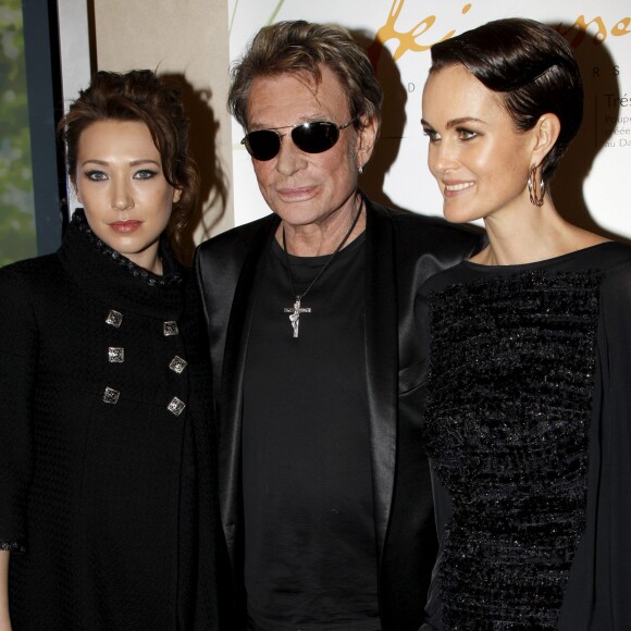 Exclusif - Laura Smet, Johnny Hallyday et Laeticia Hallyday - Vente aux enchères des poupées "Frimousses des créateurs" au profit de l'Unicef à l'hôtel des ventes Drouot, à Paris, le 13 décembre 2011.