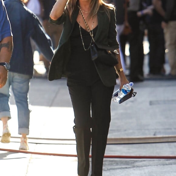 Jennifer Aniston quitte les studios de l'émission 'Jimmy Kimmel Live' après avoir fait la promotion du nouveau film 'Murder Mystery' à Hollywood, le 29 mai 2019.