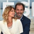 Ingrid Chauvin et son mari Thierry Peythieu durant un photocall pour la 1ère édition du festival Canneseries, à Cannes, sur la plage du Gray d'Albion, le 9 avril 2018 . Le Festival International de Cannes des Séries se déroule du 4 au 11 avril 2018 au Palais des Festivals.