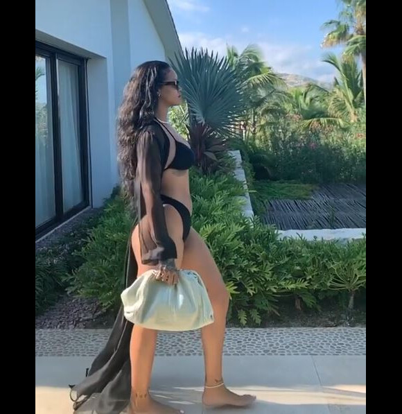 Rihanna en bikini. Octobre 2019.