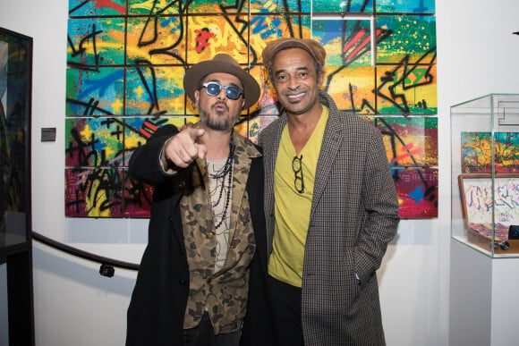 L'artiste Kongo (Cyril Phan) et Yannick Noah - Vernissage de l'exposition de l'artiste l'artiste Kongo (Cyril Phan) au Montaigne Market à Paris le 17 octobre 2019. © Jerémy Melloul/ Bestimage