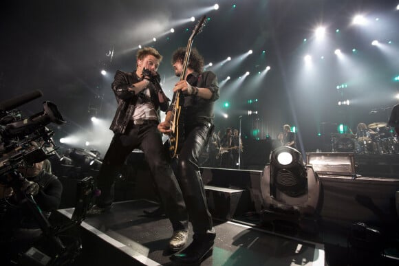 Exclusif - Greg Zlap et Yarol Poupaud - Premier concert de la tournée "Born Rocker Tour" de Johnny Hallyday au POPB de Bercy à Paris. Le 14 juin 2013