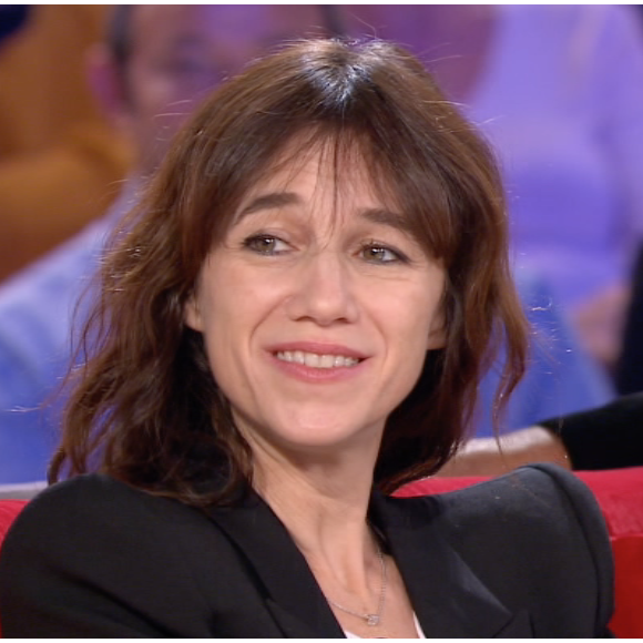Charlotte Gainsbourg et Yvan Attal dans "Vivement dimanche", sur France 2, le 20 octobre 2019.
