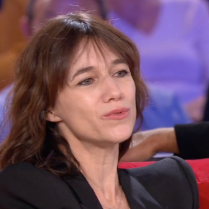 Charlotte Gainsbourg et Yvan Attal dans "Vivement dimanche", sur France 2, le 20 octobre 2019.
