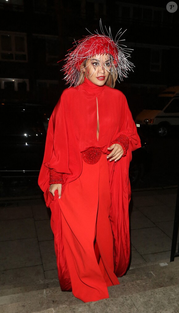 Rita Ora à la sortie de la soirée "Cartier London Celebration" au Chiltern Firehouse à Londres, le 21 octobre 2019.