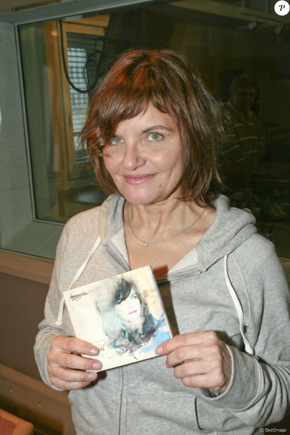 portrait-de-diane-tell-2014-purepeople