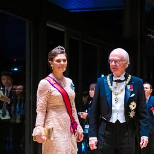 La princesse Victoria de Suède et son père Charles XVI Gustave - Les dignitaires du monde entier assistent au banquet donné à l'occasion de la cérémonie d'intronisation de l'empereur du Japon Naruhito à Tokyo, le 22 octobre 2019.