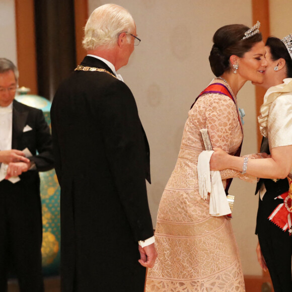 La princesse Victoria de Suède et son père Charles XVI Gustave - Les dignitaires du monde entier assistent au banquet donné à l'occasion de la cérémonie d'intronisation de l'empereur du Japon Naruhito à Tokyo, le 22 octobre 2019.