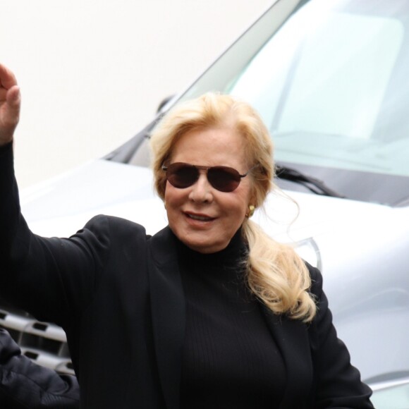 Sylvie Vartan - Arrivées des people pour l'enregistrement de l'émission "Vivement dimanche" à Paris le 2 octobre 2019.