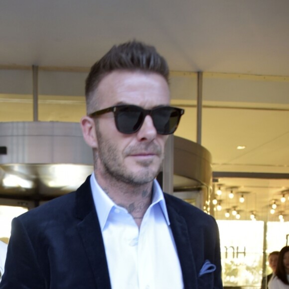 Exclusif - David Beckham et son fils Romeo quittent leur hôtel à Séville pour assister à la finale de la Copa del Rey qui oppose Valence à Barcelone le 25 mai 2019.