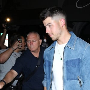 Nick Jonas - Les frères Jonas dans la rue à Los Angeles le 7 octobre 2019. 10/7/19 Jonas is seen in Los Angeles, CA07/10/2019 - Los Angeles