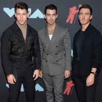 Nick Jonas : Agressé sexuellement en plein concert, ses fans choqués