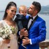 Julien, Manon et leur fils sur Instagram. Photo prise lors de leur mariage (mai 2019).
