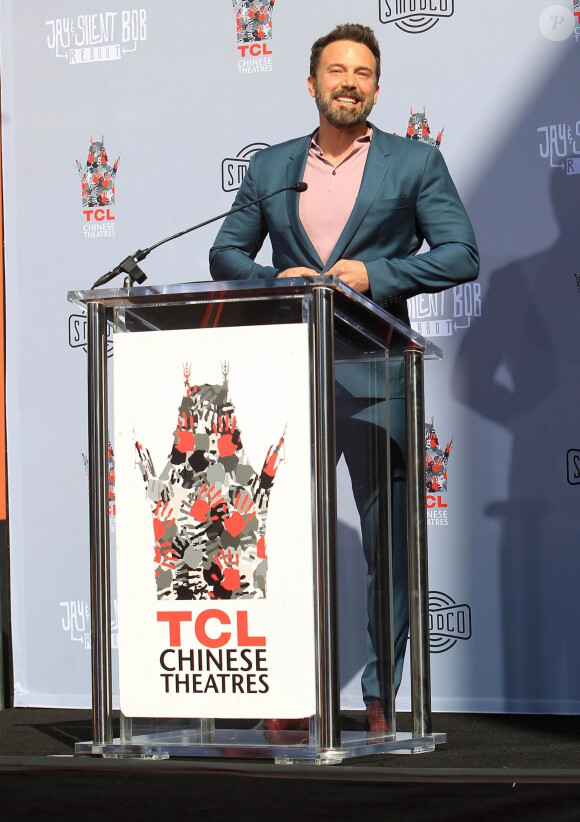 Ben Affleck lors d'une cérémonie de prise d'empreintes au TCL Chinese Theatre à Los Angeles, le 14 octobre 2019.